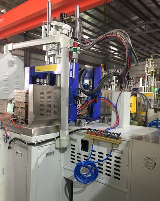 120T Doppelschieber-Tisch-Vertikal-Spritzgießmaschine für die Produktion in hohem Volumen