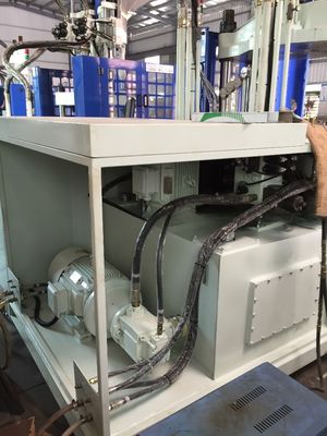 Drehtischvertikal 160 Tonnen Spritzgießmaschine JTT-1600R