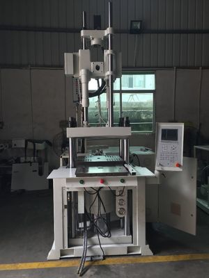 Vertikal thermoplastische Spritzgießmaschine