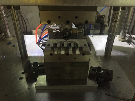 56g Niederdruck-Hotmelt-Klebstoffspritzgießmaschine mit Doppelstation