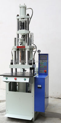 20 Tonnen ABS Hydraulische Vertikale Spritzgießmaschine 260mm Abstand zwischen Schnalle