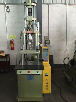 Kleine Mini-Kunststoff-Vertikalspritzgießmaschine 30 Tonnen 25mm Schraubendurchmesser