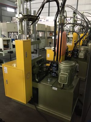 Kleine Mini-Kunststoff-Vertikalspritzgießmaschine 30 Tonnen 25mm Schraubendurchmesser