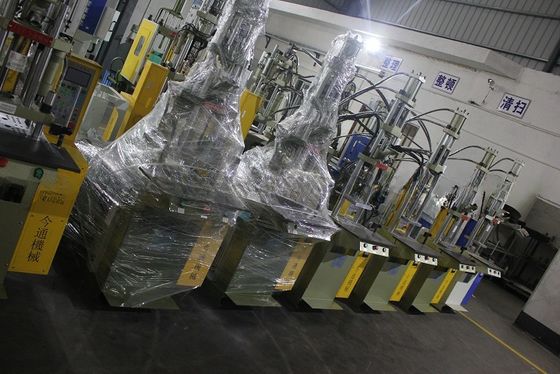Hydraulische Schreibtisch-Plastikspritzgießmaschine mit 260 mm Abstand zwischen Schnürsenkeln